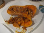 this is the result: a wonderful, soft, sweet, nearly like mashed sweet potatoe like squash on the outside. and a unbelievably tasty filling inside. it was really amazing!!! definitely a dish to cook again!